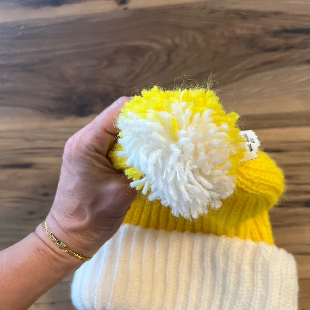 Vintage Rare 1952 Peanuts Lucy Yellow Pom Pom Knit Hat Made In USA Orlon Acrylic